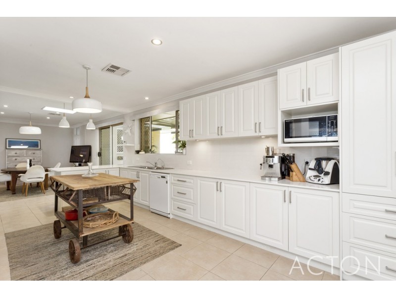 27 Beach Road, Coogee WA 6166