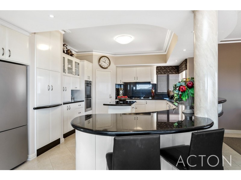 4 Charlotte View, Coogee WA 6166