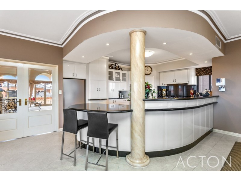 4 Charlotte View, Coogee WA 6166