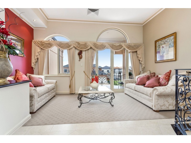 4 Charlotte View, Coogee WA 6166