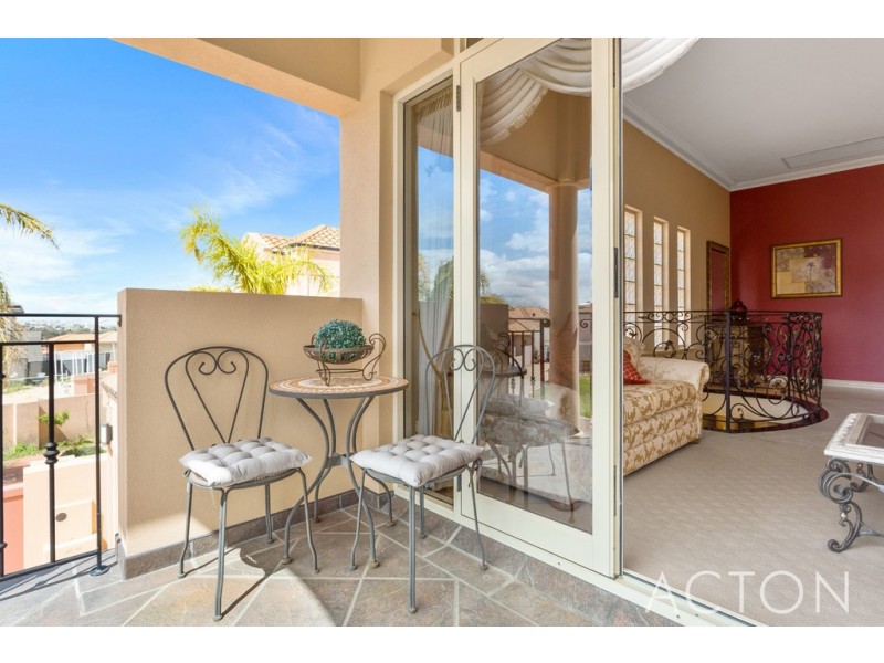 4 Charlotte View, Coogee WA 6166