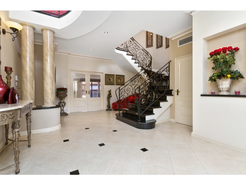 4 Charlotte View, Coogee WA 6166