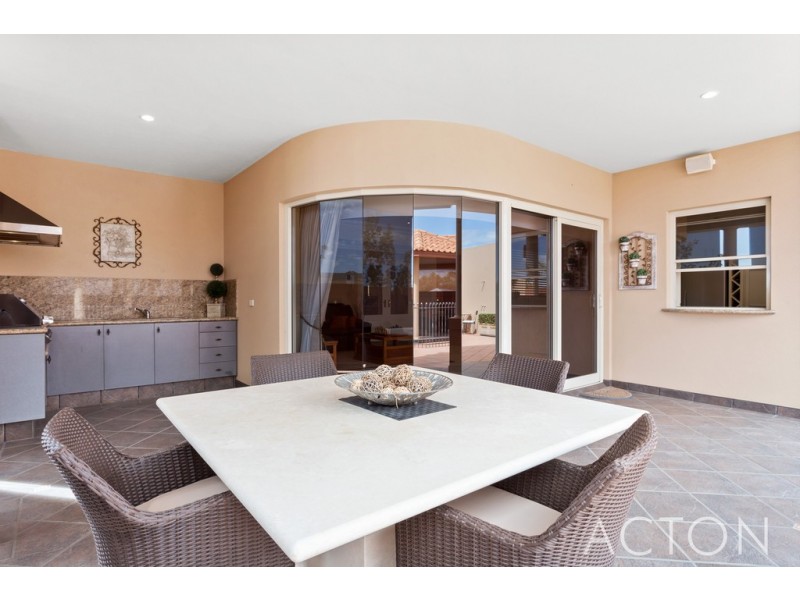 4 Charlotte View, Coogee WA 6166