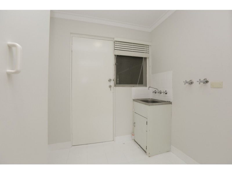 11 Hotspur Road, Spearwood WA 6163