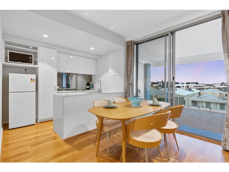 19/13 O’Connor Close, North Coogee WA 6163