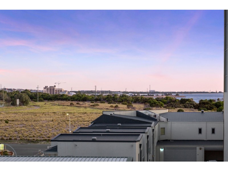 19/13 O’Connor Close, North Coogee WA 6163