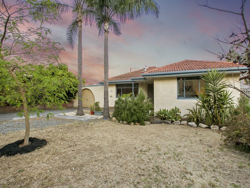 14 Belarius Street, Coolbellup WA 6163