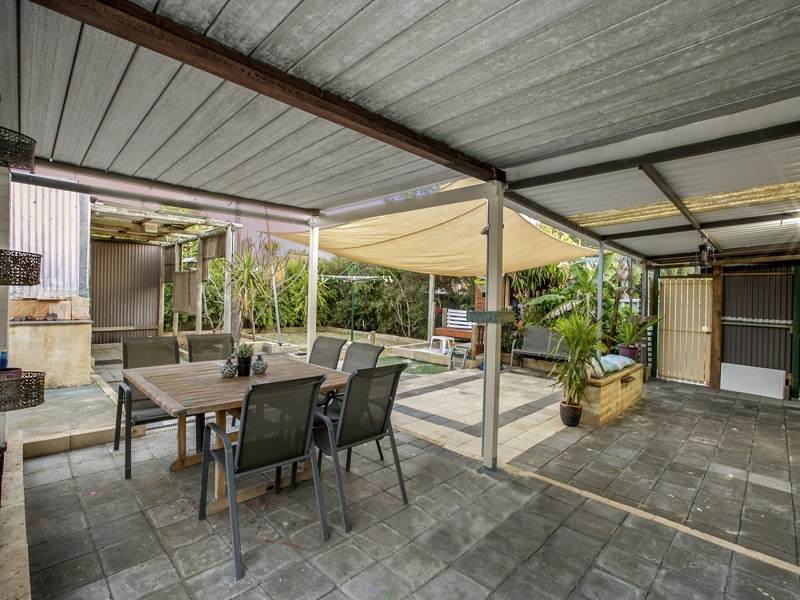 14 Belarius Street, Coolbellup WA 6163