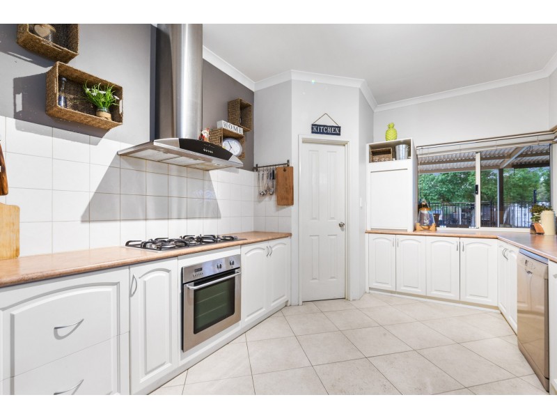 191 Craddon Road, Oakford WA 6121