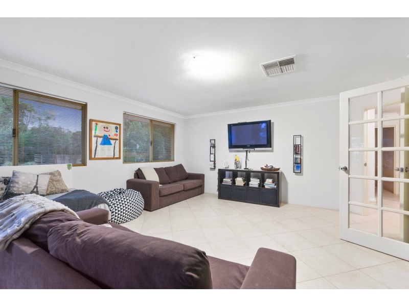 191 Craddon Road, Oakford WA 6121