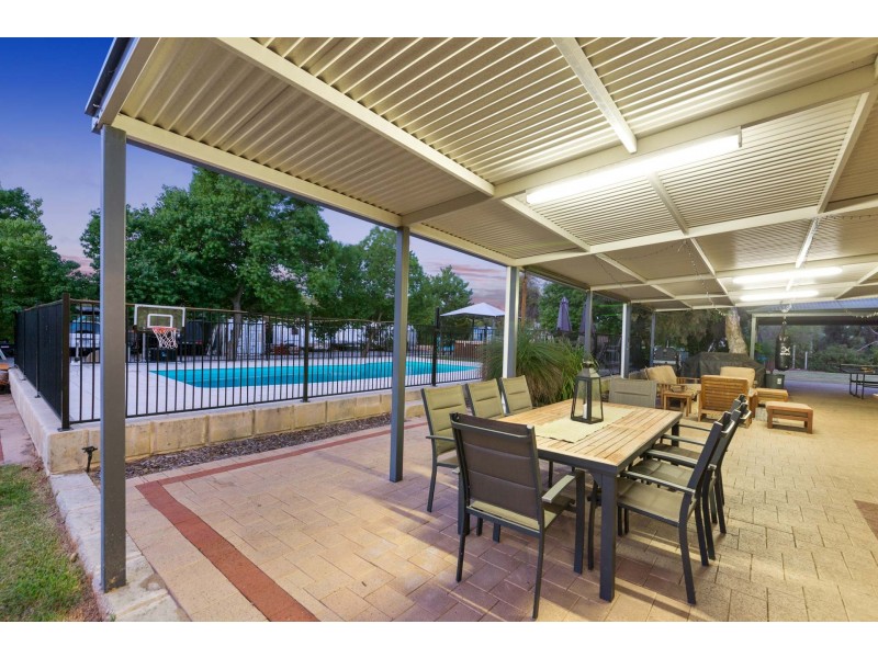 191 Craddon Road, Oakford WA 6121