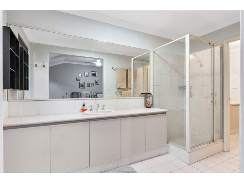 191 Craddon Road, Oakford WA 6121