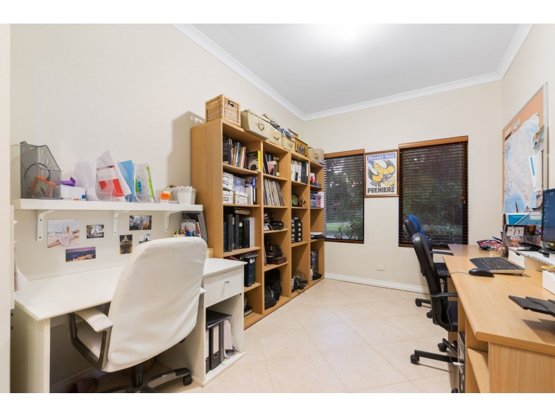 191 Craddon Road, Oakford WA 6121