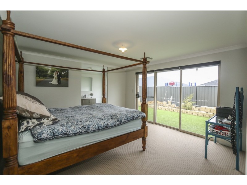 5 Ritter Approach, Piara Waters WA 6112
