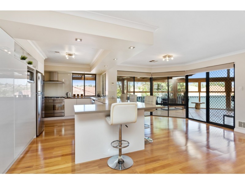 3 Bilcich Gardens, Spearwood WA 6163