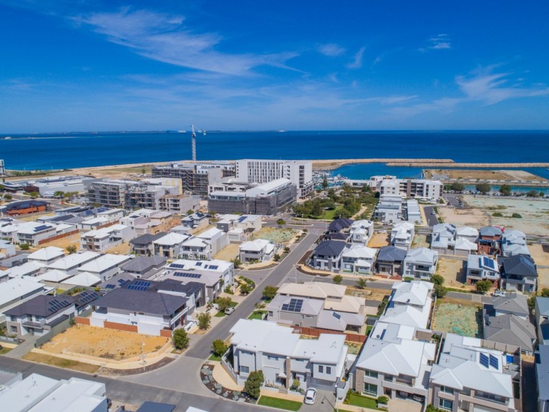 11 Devonshire Link, North Coogee WA 6163