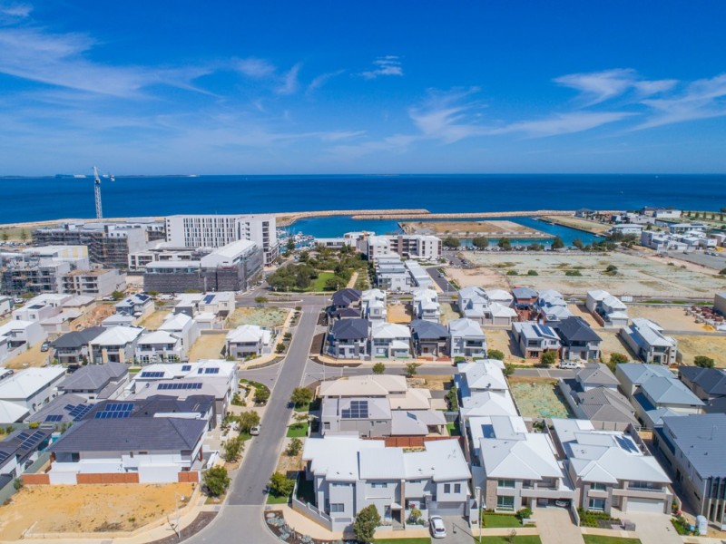 11 Devonshire Link, North Coogee WA 6163