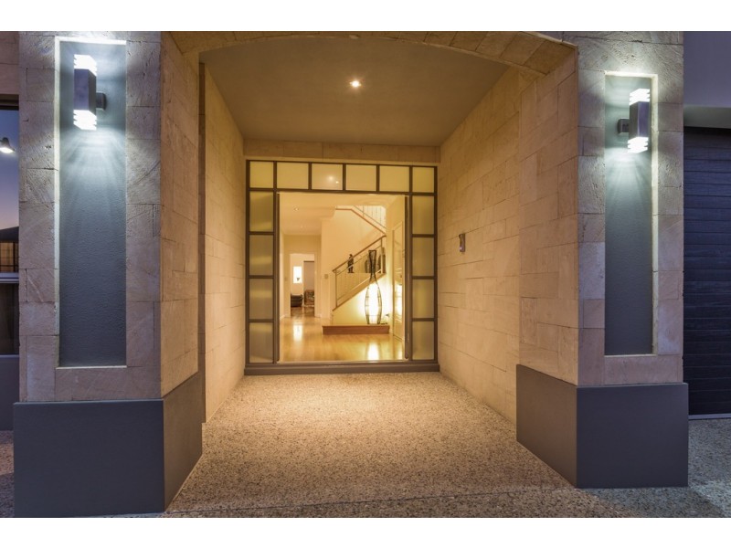 18 Hydaspe Vista, North Coogee WA 6163