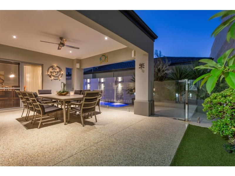 18 Hydaspe Vista, North Coogee WA 6163