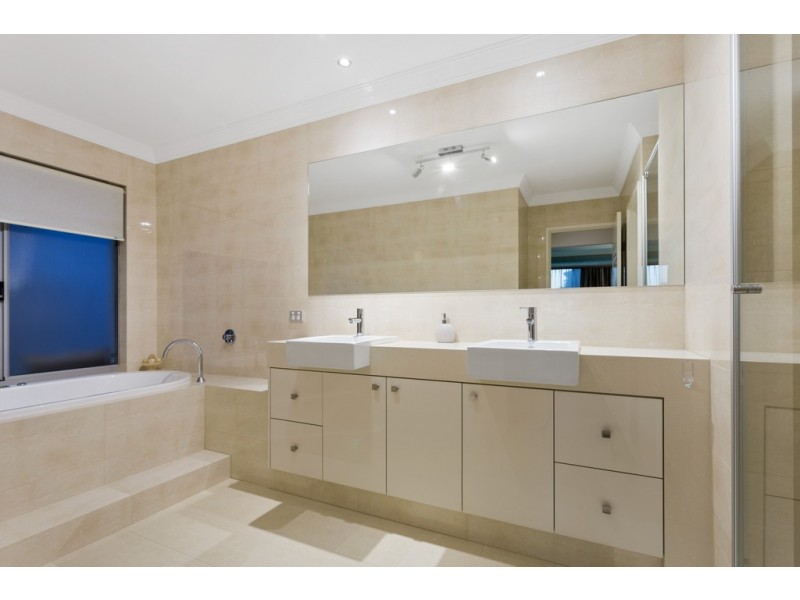 18 Hydaspe Vista, North Coogee WA 6163