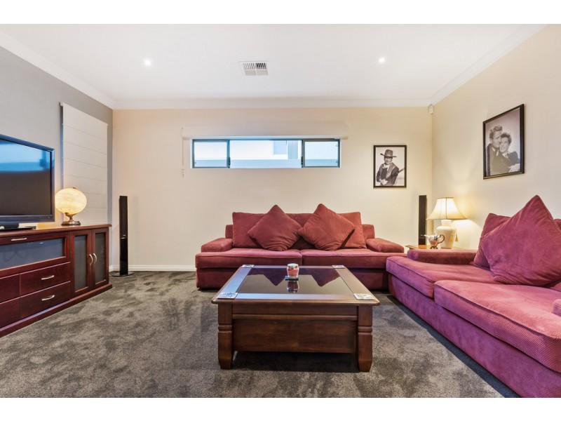 18 Hydaspe Vista, North Coogee WA 6163