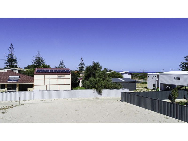 4 Karunjie Road, Golden Bay WA 6174