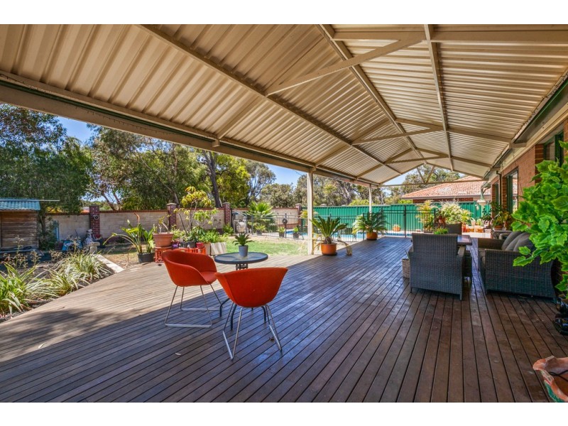 1 Treaty Oak Cove, Bibra Lake WA 6163