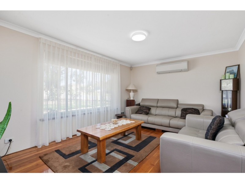 1 Treaty Oak Cove, Bibra Lake WA 6163