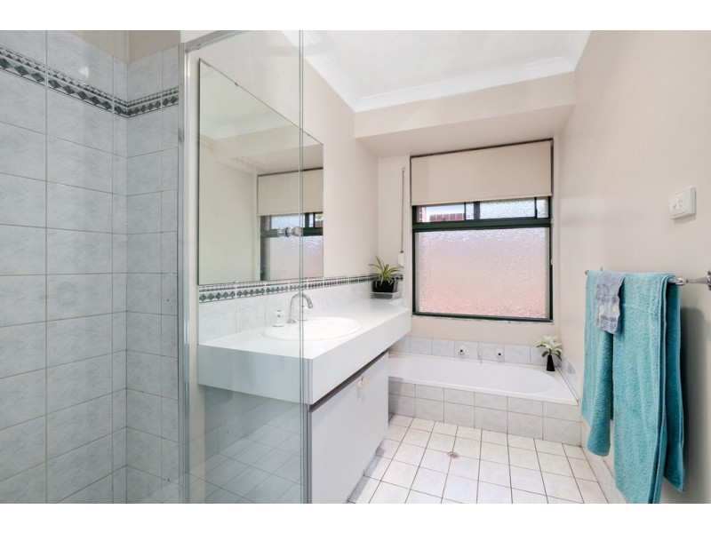 1 Treaty Oak Cove, Bibra Lake WA 6163