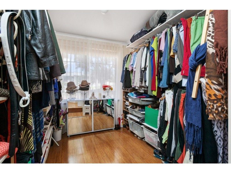 1 Treaty Oak Cove, Bibra Lake WA 6163