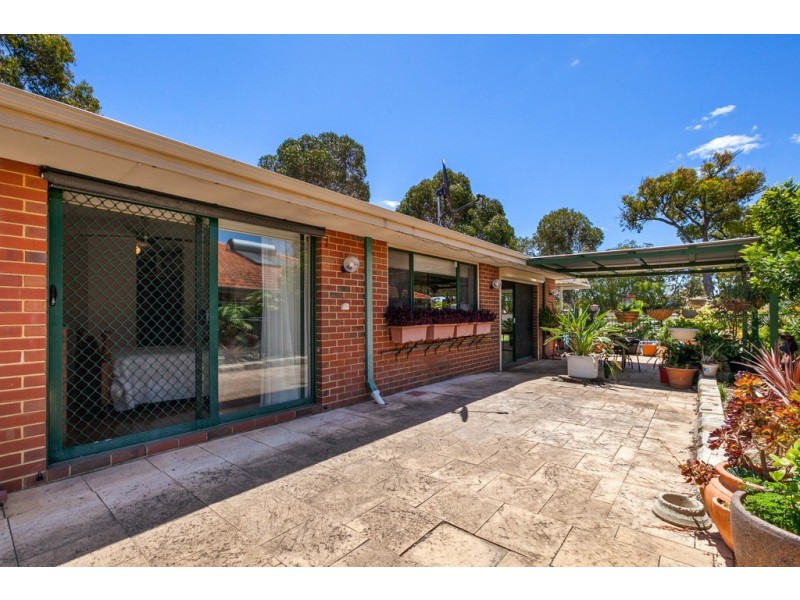 1 Treaty Oak Cove, Bibra Lake WA 6163