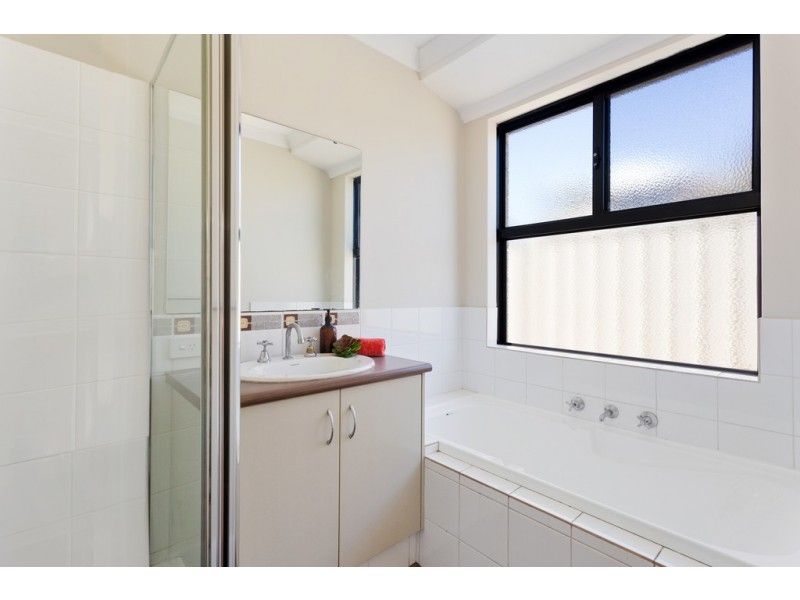 1 Caterpillar Road, Success WA 6164