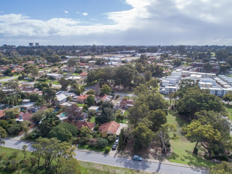 24 Malvolio Road, Coolbellup WA 6163