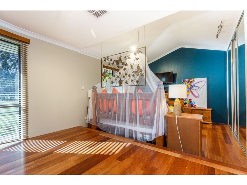 9 Grebe Gardens, Yangebup WA 6164
