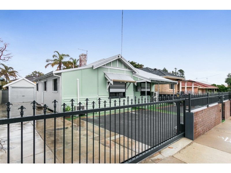 9 Harbour Road, South Fremantle WA 6162