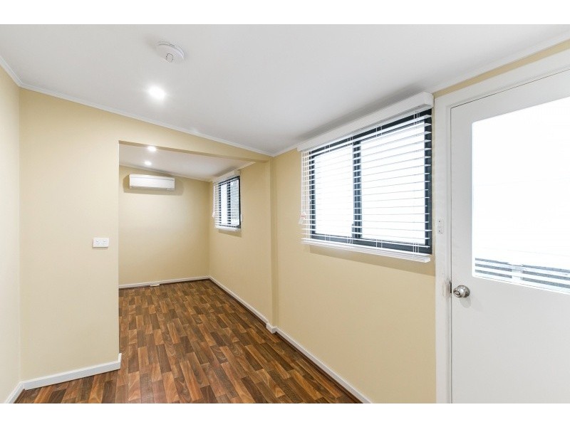 9 Harbour Road, South Fremantle WA 6162