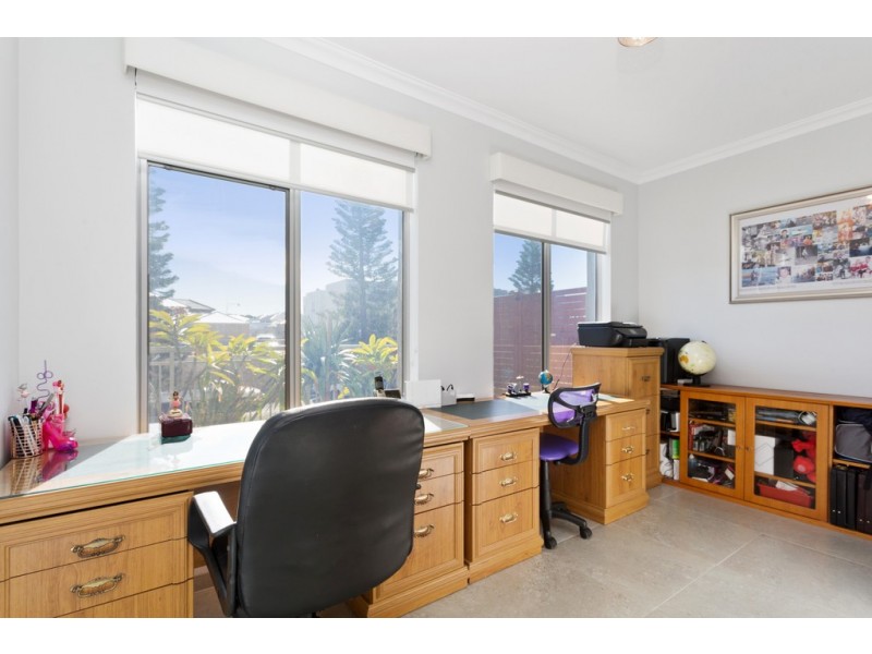 45 Pantheon Avenue, North Coogee WA 6163