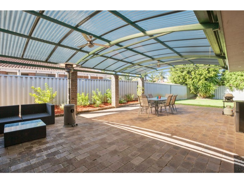 61 Grassbird Loop, Yangebup WA 6164