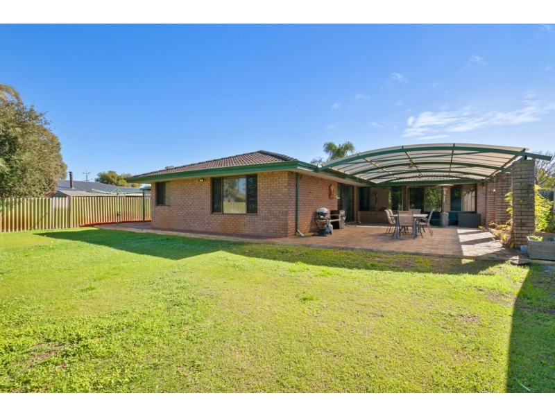 61 Grassbird Loop, Yangebup WA 6164