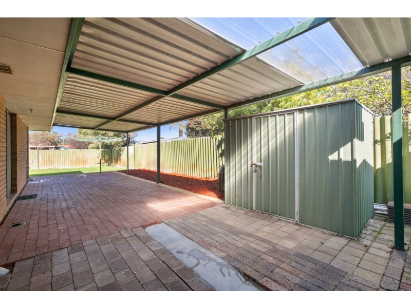 61 Grassbird Loop, Yangebup WA 6164