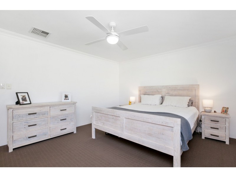 61 Grassbird Loop, Yangebup WA 6164