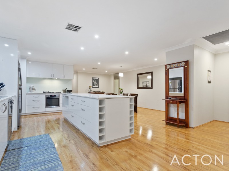 8 McMahon Way, Samson WA 6163