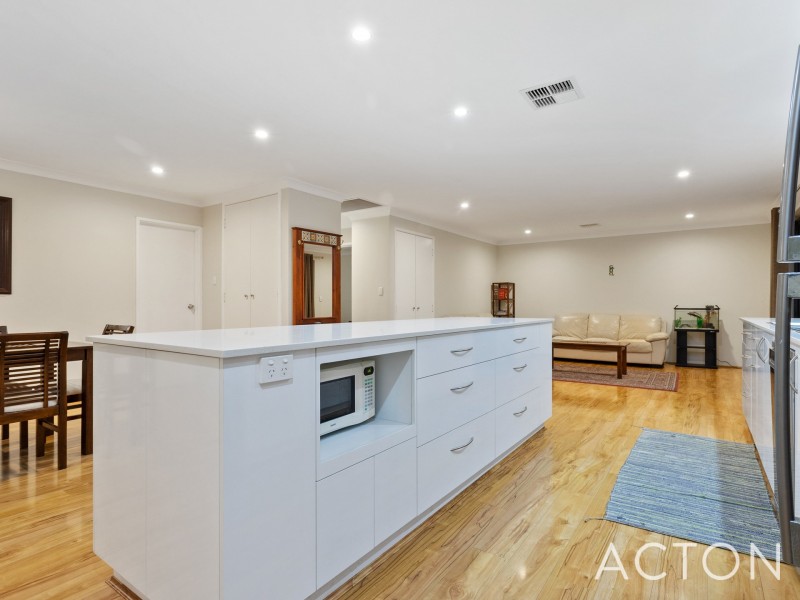 8 McMahon Way, Samson WA 6163