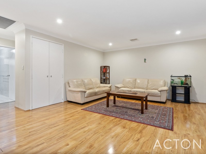 8 McMahon Way, Samson WA 6163