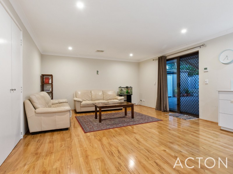 8 McMahon Way, Samson WA 6163