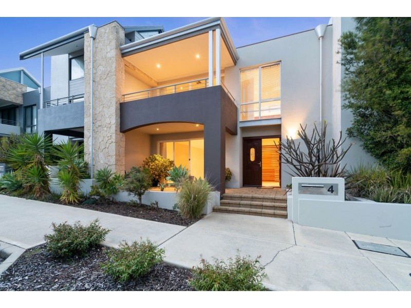 4 Bernier Rise, North Coogee WA 6163