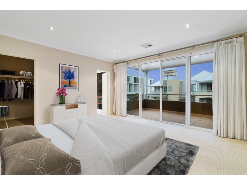 4 Bernier Rise, North Coogee WA 6163