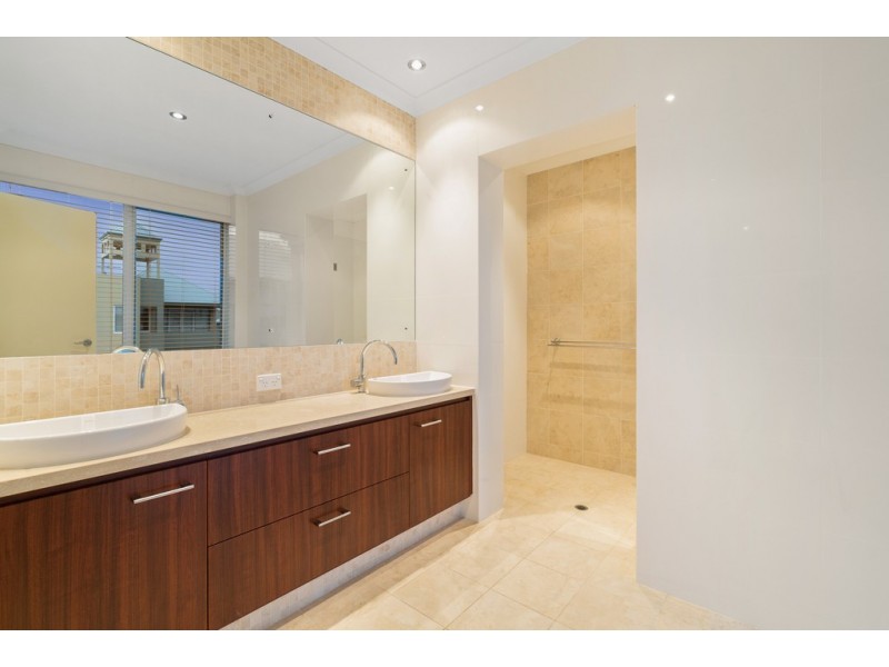 4 Bernier Rise, North Coogee WA 6163