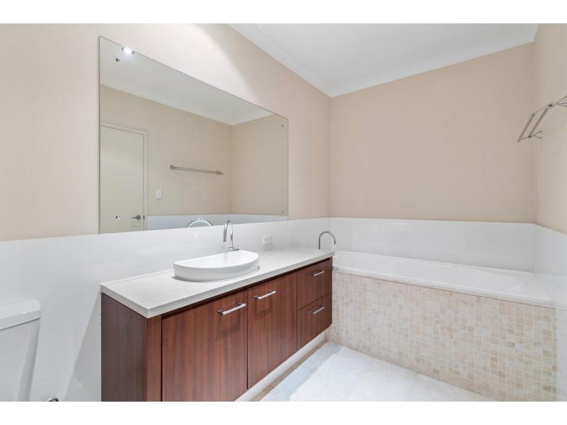 4 Bernier Rise, North Coogee WA 6163