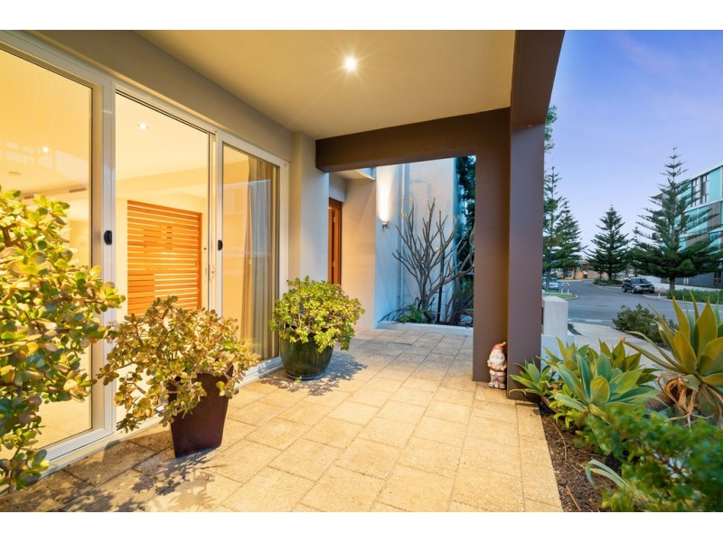 4 Bernier Rise, North Coogee WA 6163